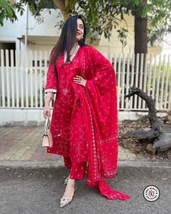 ชุดคุर्ติพร้อมกางเกงและผ้าคลุมไหล่ คอลเลคชั่นพรีเมียม ผ้าเรยอน ปักลาย ผลิตในอินเดีย ขายส่งราคาถูก - Product Image 5