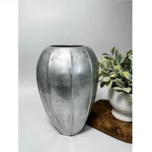 Design idéal pour la décoration intérieure Vase et vase à fleurs en or Fait à la main Personnalisé Meilleur décor d'intérieur et design fait à la main - Product Image 1