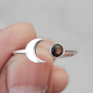 แหวนควอทซ์สโมคกี้ธรรมชาติ925อัญมณีเงินสเตอร์ลิงเครื่องประดับทำด้วยมือแบบอินเดียหรูหราตั้งค่าหนามเตยสำหรับงานเลี้ยงแต่งงานทุกเพศ - Product Image 1