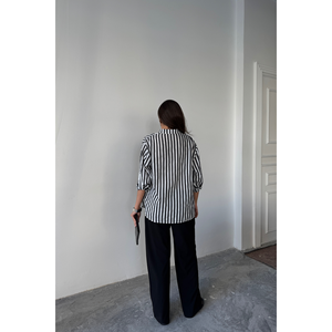 เสื้อเชิ้ตผ้าลินินลายทางสำหรับผู้หญิงสีดำ-เสื้อเบลาส์ที่ดูหรูหราและมีสไตล์ - Product Image 1