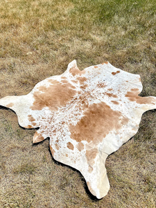 Alfombra de piel de vaca tricolor genuina, Alfombra de piel de vaca brasileña moteada, Alfombra de piso de cuero, alfombras y alfombras islámicas - Product Image 4