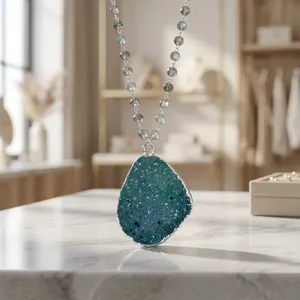 Collier en Labradorite Druzy Vert Teal, Pendentif Naturel Vert, Chaîne Perlée, Argent Sterling 925, pour Fiançailles et Mariage - Product Image 4