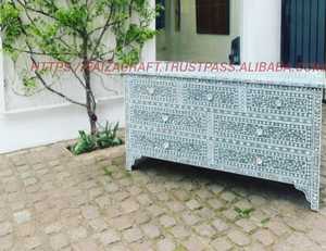 Armoire à tiroirs en incrustation d'os Commode en incrustation d'os - Product Image 2