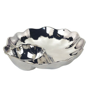 Plateaux à chips et à trempette en porcelaine Silver Coast élégants, finition brillante, bol à trempette parfait pour servir des collations et des aliments, en vente - Product Image 1