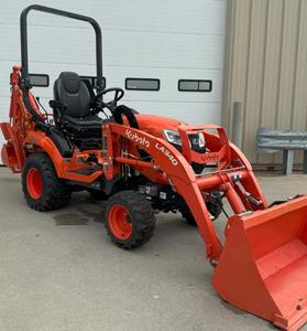 Tracteur Kubota BX23s compact et fiable avec chargeur idéal pour une utilisation en toutes saisons acheter directement avec une livraison rapide à vendre - Product Image 6