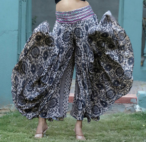 กางเกงแฟชั่นฤดูร้อนหรูหราสำหรับผู้หญิงกางเกงแฟชั่นเอวสูงพิมพ์ลายดอกไม้หลวม - Product Image 3