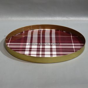 Assiettes en métal blanc de Noël artisanal et plateaux de service en métal Belle conception de vacances pour les paysages de table de fête - Product Image 5