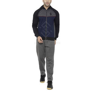 Ensemble de survêtement deux pièces en coton et polyester de qualité supérieure, à capuche, décontracté, uni, grande taille, pour l'hiver, en vente - Product Image 1