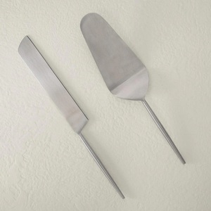 Classic Stainless Steel Cake Server for Housewarming, Silver Finishing Metal <b>Dessert</b> Serving <b>Tool</b> for Weddings & Festive Gift - Product Image 5