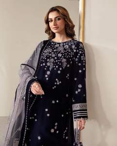 El último traje Salwar de trabajo de secuencia de bordado de terciopelo Visvose de diseñador por Fab Zone - Product Image 5