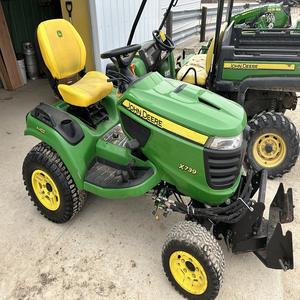 Tractor John Deereee X739 de 25 HP, 4WD, con Transmisión de Engranajes, 5 Años de Garantía, Entrega Rápida, Compre Ahora para Mayor Eficiencia Agrícola, Venta al por Mayor - Product Image 4