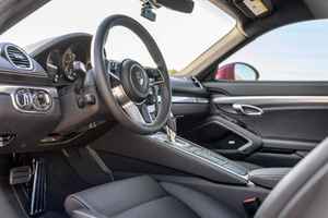 CLEAN 2024 P o r s c h e 718 Cay-man Style Edition 2,400 Miles, Ruby Star Neo, Premium et Sport Chrono Packages - Product Image 5