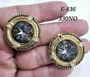 Pendientes colgantes de cristal negro redondo de lujo, marco de Latón chapado en oro a la moda, accesorio de moda - Product Image 1