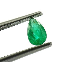 Gemas Grandes, Esmeralda Natural, Corte Pera, Gema Verde (5.50 X 3 mm), Certificada por Terceros para la Fabricación de Joyas - Product Image 3