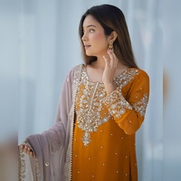 Ensemble Salwar Kameez Plazzo en Soie Georgette Ethnique Haut de Gamme avec Broderie Lourde, Haut et Dupatta Assortis, Idéal pour les Fêtes, Finition Premium, Infroissable