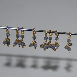 Perles enveloppées de fil unique de tanzanite naturelle de qualité supérieure. Gemstone Dangle1 + 3 perles de fil unique Pièces de chapelet pour la fabrication de bijoux - Product Image 3