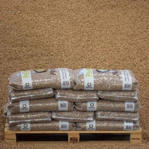 Mejor precio Clase A1 Pellets de madera de abeto de pino 6mm para un bajo contenido de cenizas en bolsas de 15kg - Product Image 3