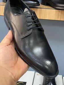 Chaussures formelles en cuir de vachette pour hommes, coupe confortable avec cuir véritable et durable - Product Image 2