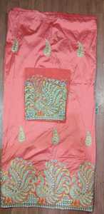 Tenue de Luxe Tendance : Tissu George Nigérian en Taffetas Tissé, Motif Floral, Broderie de Pierres, Design Intricate, Idéal pour les Fêtes - Product Image 6