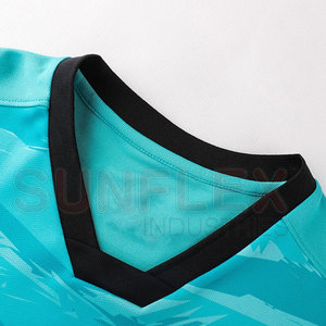 Maillot de football à manches courtes respirant 100 % polyester, dernier design, tissu doux, personnalisable pour équipe, unisexe, adulte - Product Image 2