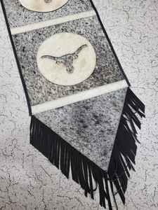 Chemin de Table en cuir de vache marron vintage avec motif imprimé pour la décoration de la maison et l'utilisation de l'hôtel pour les mariages et Noël - Product Image 5