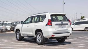 Toyota LandCruiserR <span class=keywords><strong>Prado</strong></span> <span class=keywords><strong>TXL</strong></span> <span class=keywords><strong>2021</strong></span> d'occasion, faible kilométrage, blanc, 5.0L, SUV prêt à rouler - Product Image 3