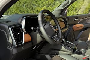 GMC Canyon AT4 2024, Gasolina, Bajo Kilometraje - Product Image 4