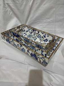 Bandeja de madera rectangular multiusos Perfecta para servir o como acento decorativo disponible en cantidad a granel - Product Image 4