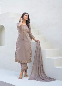 Catálogo completo de Kurti, pantalón y Dupatta de algodón bordado y elegante disponible a precio de mayoreo, colección premium. - Product Image 6