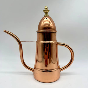 Cafetera de cobre de base gruesa para una distribución uniforme del calor y una extracción de sabor rico en café de estilo turco o de Oriente Medio - Product Image 1