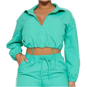 Conjunto Deportivo de 2 Piezas para Mujer, Chaqueta Cortavientos de Nailon 100% de la Mejor Calidad, Color Personalizado, con Top Corto, Conjunto Cortavientos OEM, Ropa Casual - Product Image 3