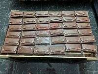 Dompet Kulit Asli Ramah Lingkungan Warna Cokelat Muda Unisex dengan Kancing, Pola Lanskap Timbul, Kapasitas Besar, Tipis, Tempat Kartu Kustom