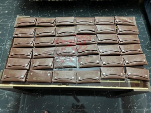 กระเป๋าสตางค์สีน้ำตาลอ่อนพร้อมห่วงโซ่ลายนูนสำหรับผู้ชายกระเป๋าสตางค์แบบบางความจุขนาดใหญ่พร้อมที่ใส่บัตรแบบสั่งทำลายกะโหลก - Product Image 6