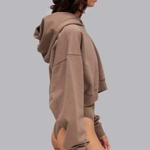 Sweat à capuche ample personnalisé pour femme - Confortable et idéal pour les tenues décontractées en automne/hiver, avec logo frontal en tissu polaire - Product Image 5