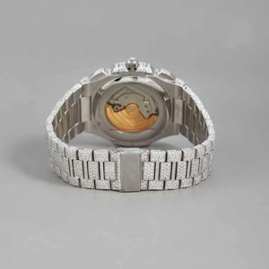 Reloj de Diamantes Moissanite Completamente Blanco de Lujo para Hombre de la Mejor Calidad para Bodas, Celebraciones y Ocasiones Especiales - Product Image 4