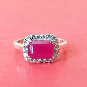 แหวน925ประดับพลอยรูปแปดเหลี่ยมและทับทิมสีขาวดีไซน์ล่าสุดสำหรับงานแต่งงานขายส่งแหวนพลอยรูปแปดเหลี่ยมสำหรับผู้หญิงคุณภาพสูง - Product Image 2