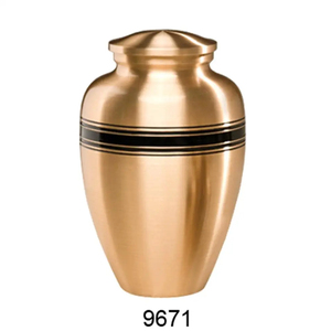 Urnas de cremación de latón grabadas de alta calidad Fabricante indio y exportador de urnas funerarias para adultos Acabado Premium - Product Image 6