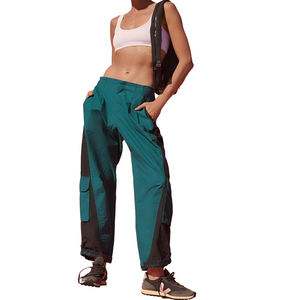 Pantalons de fabricant OEM professionnel Vêtements pour femmes Pantalons multi-poches pour femmes Pantalons de survêtement cargo décontractés personnalisés pour femmes - Product Image 1