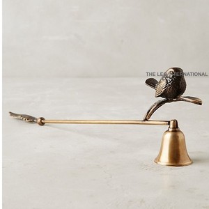 Accessoires de bougies de restaurant écologiques Pot de bougie unique en béton en métal poli brillant avec éteignoir pour bureau à domicile - Product Image 3