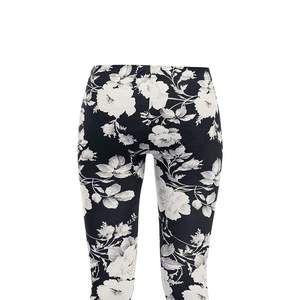 Leggings de fitness pour femmes, tendance, anti-rides, de qualité supérieure, à sublimation, pour un usage décontracté, très vendus - Product Image 4