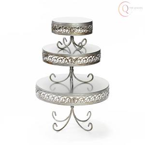 Elegante Soporte para Tartas de Metal con Superficie Lisa, Perfecto para Cupcakes, Pasteles y Tartas de Celebración - Product Image 2