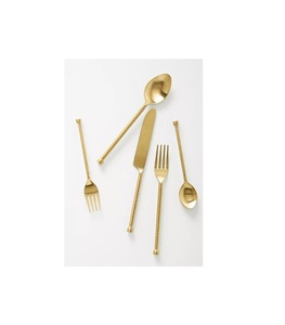 Ensemble de couverts en métal en acier inoxydable de qualité supérieure fabriqués à la main par un designer élégant pour une expérience de mise en table raffinée - Product Image 4