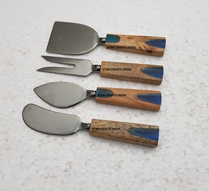 Ensemble de cuisine Epandeur d'ustensiles à fromage en bois et résine Poignée créative et acier inoxydable avec couteau à beurre plaqué argent - Product Image 6