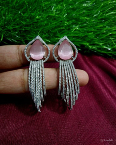 BOUCLES D'OREILLES DE STYLE CLASSIQUE DE DIAMANT AMÉRICAIN TRADITIONNEL ET À LA MODE PLAQUÉ-BOUCLES D'OREILLES DE CADEAUX D'ANNIVERSAIRE ET DE NOËL - Product Image 1