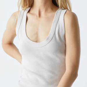 Blusa Ligera Elegante con Cuello Redondo para Mujer-Tela Fluida Ideal para Oficina o Ropa de Noche Disponible en Tonos Clásicos - Product Image 6