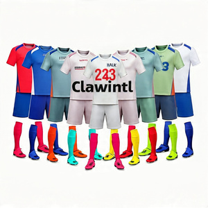 Ensembles d'uniformes de football unisexes au design personnalisé Dernier jeu complet en polyamide à séchage rapide Fabricant de gros - Product Image 6