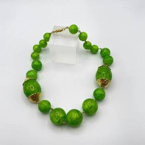 Collar moderno y sostenible para mujer, modelo Animal de estilo religioso único, joyería de resina de belleza natural de artesanía de media luna - Product Image 2