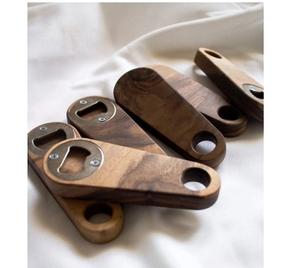 Ouvre-bouteille en bois artisanal écologique au design antique, pièce unique, pour bars, restaurants et cuisines, à prix très avantageux - Product Image 4