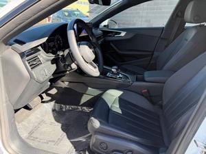 Auto Usado Confiable, A-udi A5 Premium Plus 2020, 4 Puertas, Hatchback, Tracción en las Cuatro Ruedas, con 45 TFS - Product Image 3