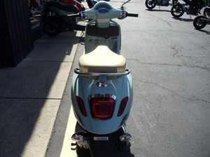 NUOVISSIMA <span class=keywords><strong>Vespa</strong></span> Primavera 150 Batik 2026 - Nuovo Scooter-Moped - Product Image 4